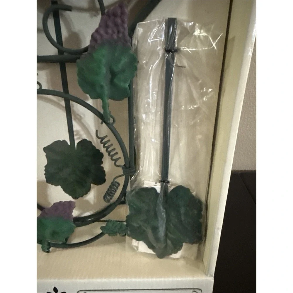Vintage Clock hanging wall Metal Purple Grapes Green Ivy Pendulum Cottage 18 In